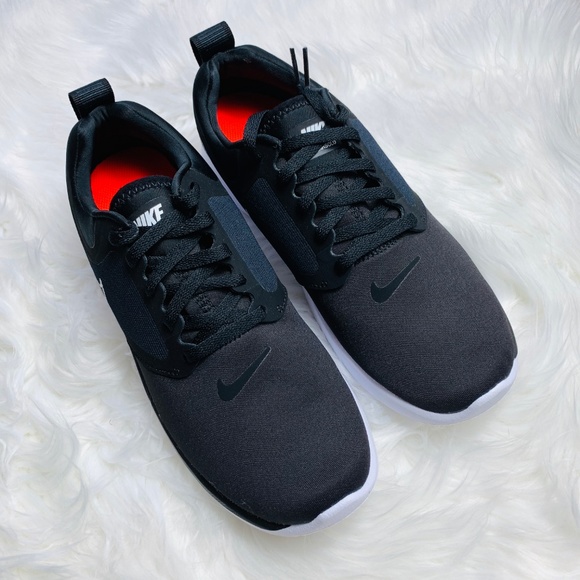 Nike Lunarsolo Womens Running Shoes - Picture 2 of 6